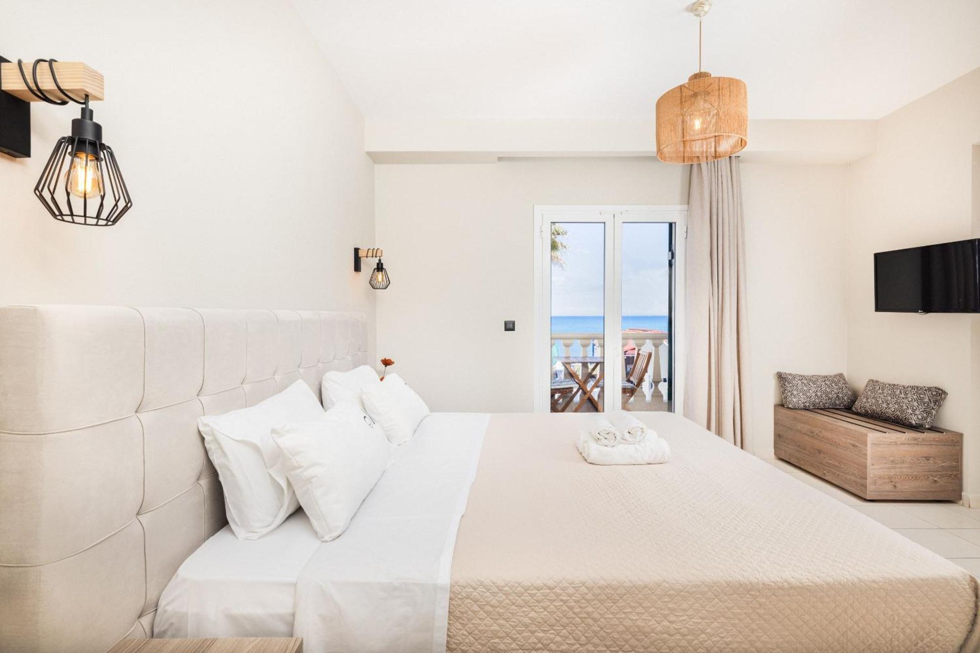 Manthos Beachfront Apartments Laganas Buitenkant foto