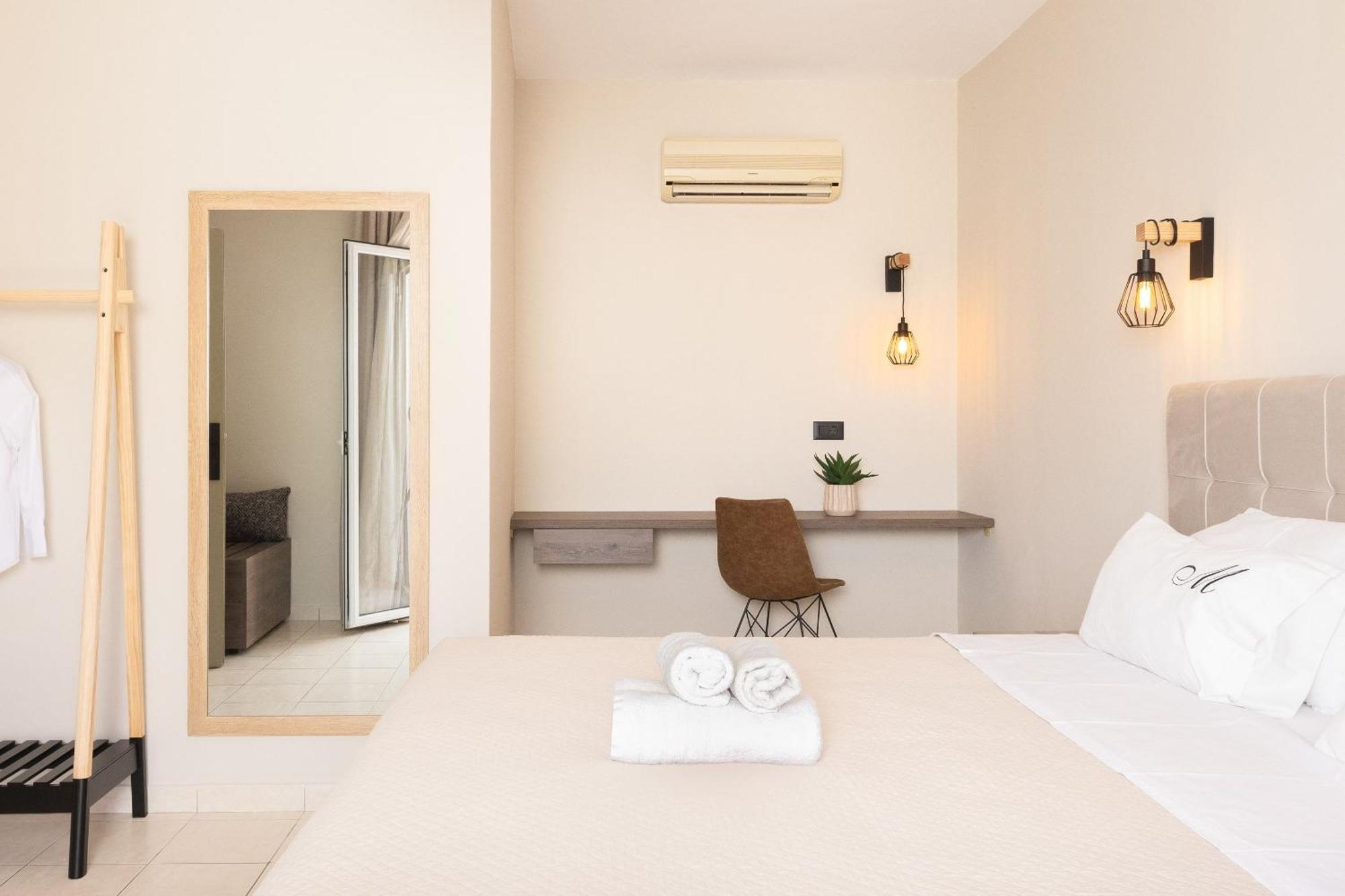 Manthos Beachfront Apartments Laganas Buitenkant foto