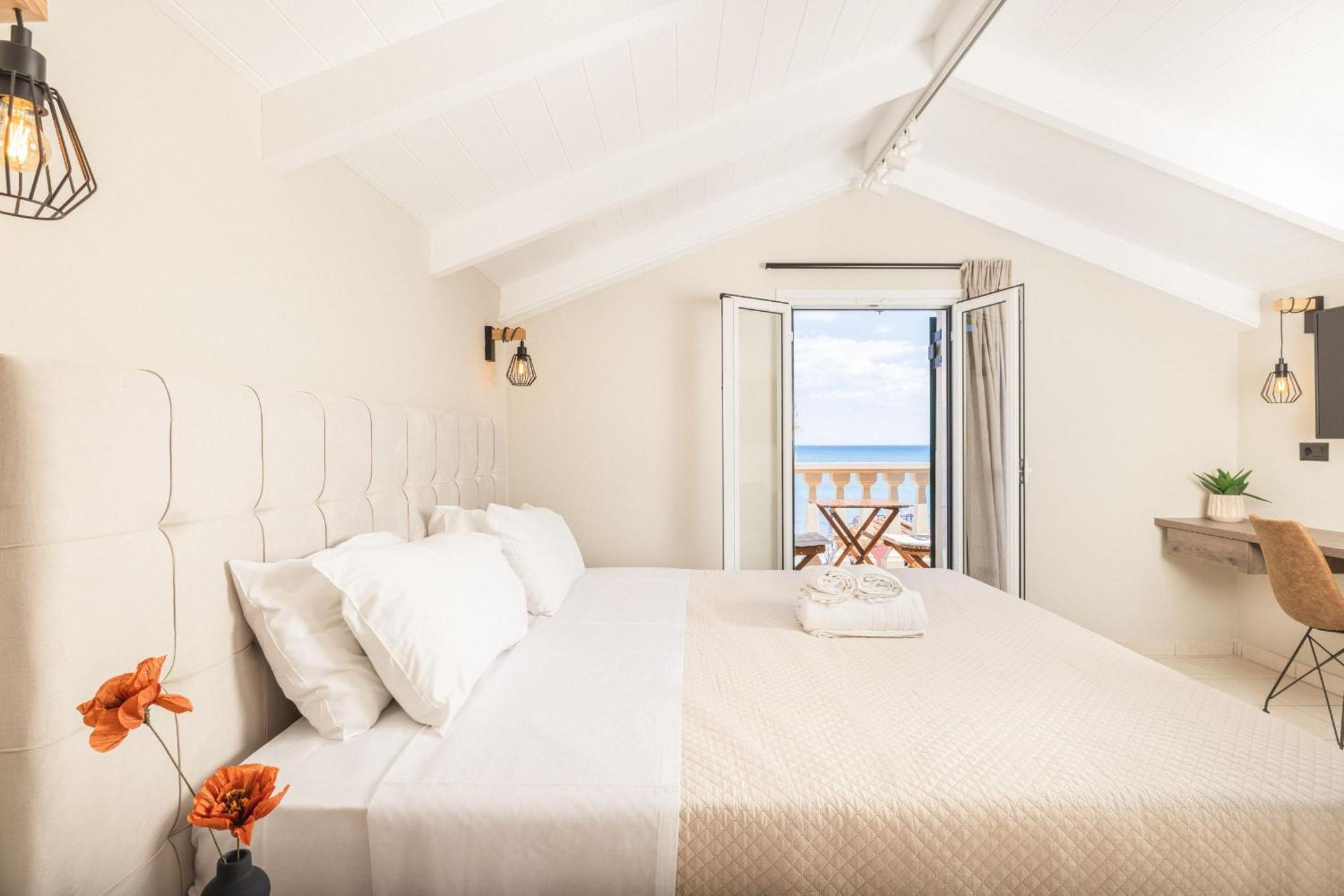 Manthos Beachfront Apartments Laganas Buitenkant foto