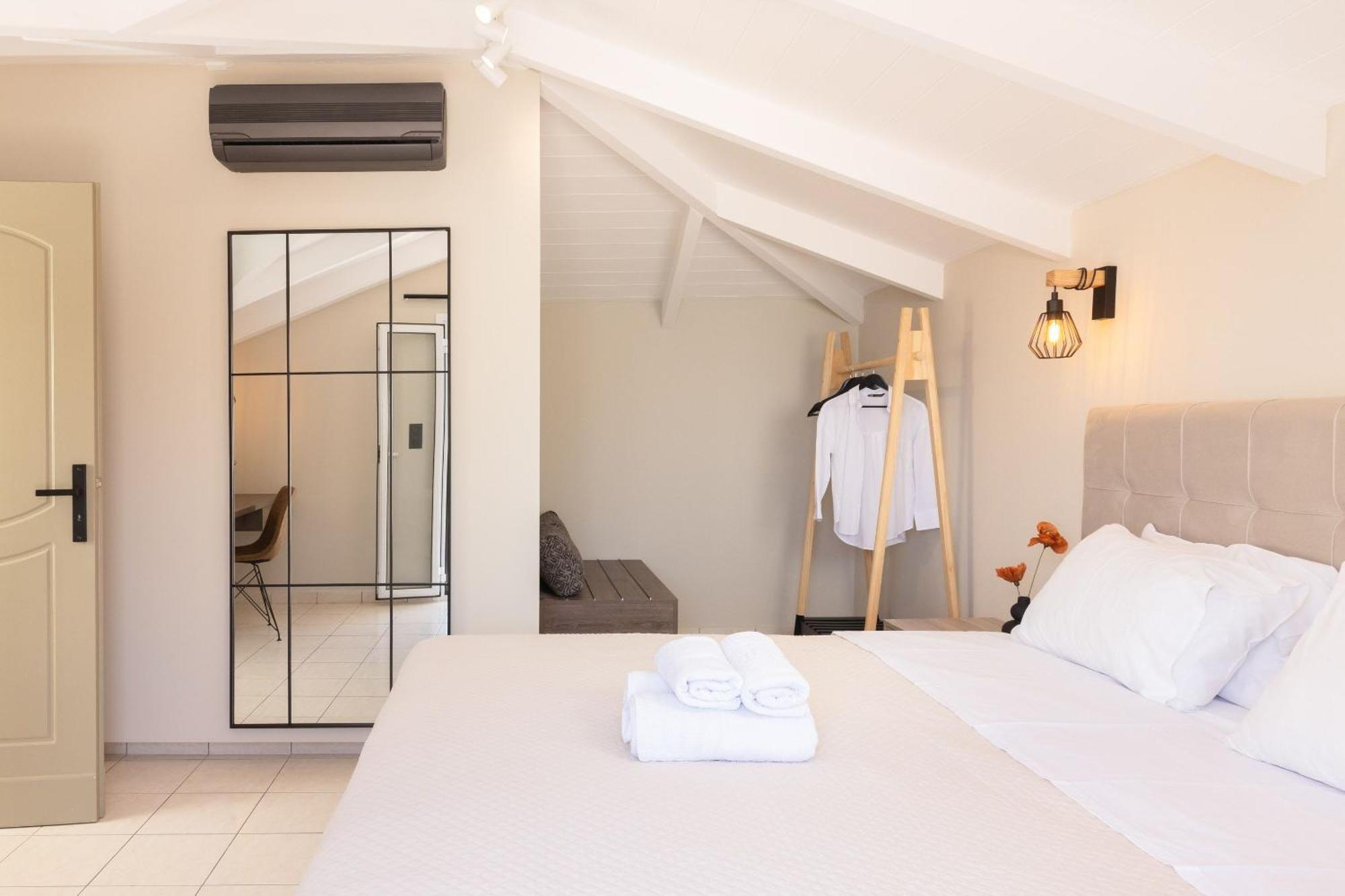 Manthos Beachfront Apartments Laganas Buitenkant foto